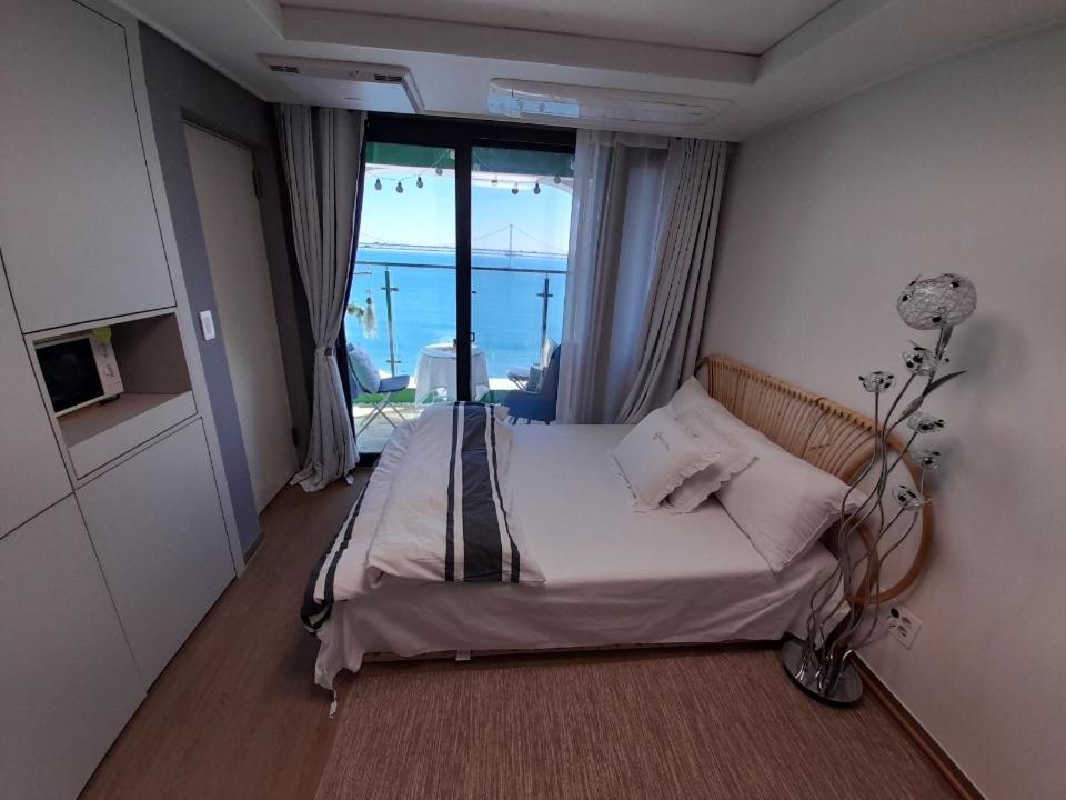 Апартаменты Gwangalli Ocean View One Studio Пусан Экстерьер фото
